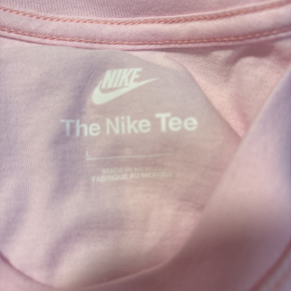 Nike T-Shirt Men's LARGE‎ Pink Sportswear Club Short Sleeve New - Picture 3 of 4